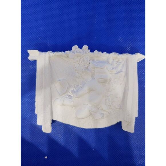 Raw Plaster Set Of 2 Cherubs W/ Scroll & Cherub Behind Curtain - Picture 4 of 4